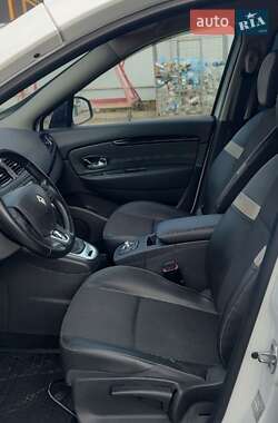 Минивэн Renault Scenic 2015 в 