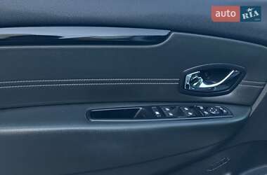 Минивэн Renault Scenic 2016 в 