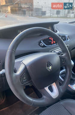 Мінівен Renault Scenic 2011 в 