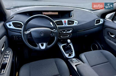 Минивэн Renault Scenic 2010 в 