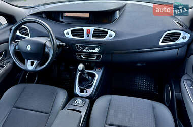 Минивэн Renault Scenic 2010 в 
