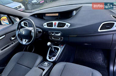 Минивэн Renault Scenic 2010 в 