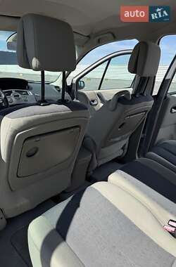 Минивэн Renault Scenic 2005 в 