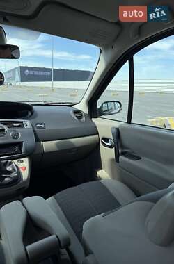 Минивэн Renault Scenic 2005 в 