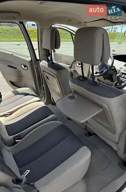 Минивэн Renault Scenic 2005 в 