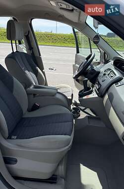 Минивэн Renault Scenic 2005 в 