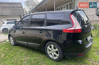 Минивэн Renault Scenic 2013 в 
