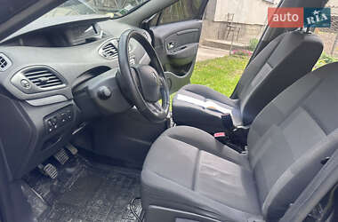 Минивэн Renault Scenic 2013 в 
