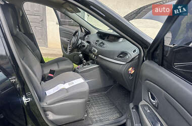 Минивэн Renault Scenic 2013 в 