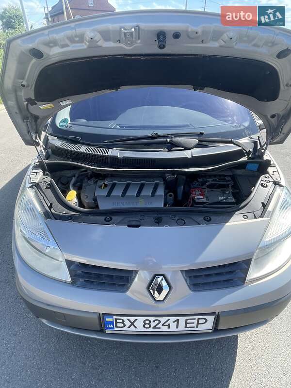 Минивэн Renault Scenic 2004 в Ратным