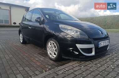 Минивэн Renault Scenic 2011 в 
