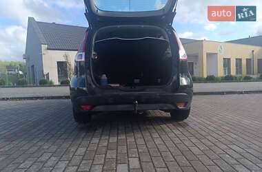 Минивэн Renault Scenic 2011 в 