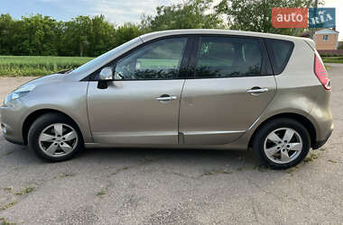 Минивэн Renault Scenic 2010 в 