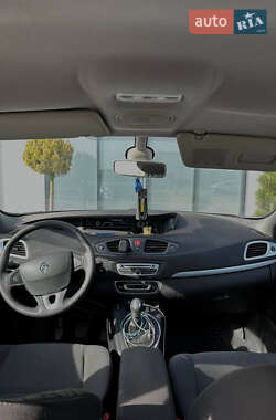 Минивэн Renault Scenic 2010 в 