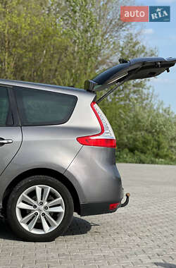 Минивэн Renault Scenic 2010 в 