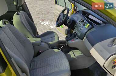 Минивэн Renault Scenic 2004 в 