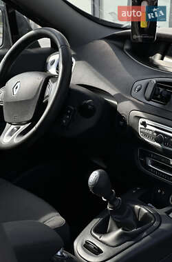 Минивэн Renault Scenic 2010 в 