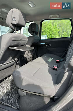 Минивэн Renault Scenic 2010 в 