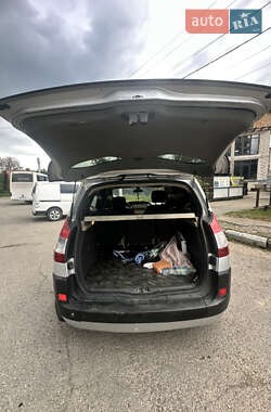 Минивэн Renault Scenic 2006 в 