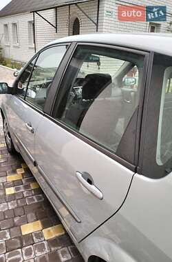 Минивэн Renault Scenic 2004 в 