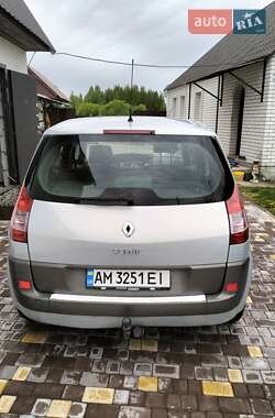 Минивэн Renault Scenic 2004 в 