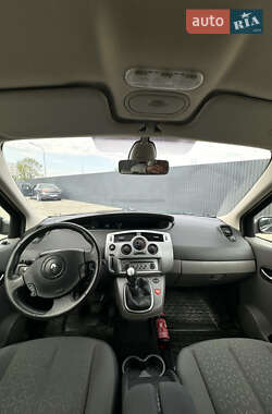 Минивэн Renault Scenic 2009 в 