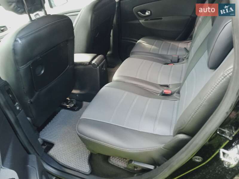 Минивэн Renault Scenic 2011 в Виньковцах