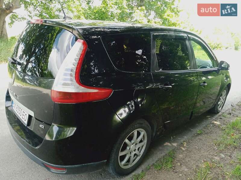 Минивэн Renault Scenic 2011 в Виньковцах