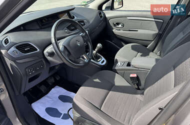 Мінівен Renault Scenic 2015 в 