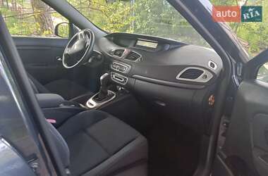 Минивэн Renault Scenic 2010 в 
