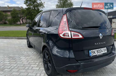 Минивэн Renault Scenic 2011 в 