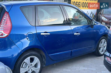 Мінівен Renault Scenic 2010 в 