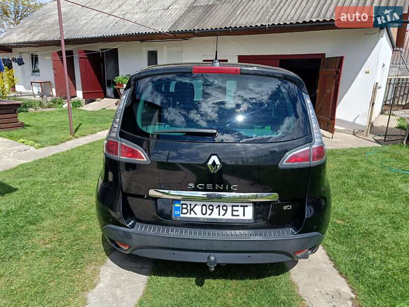 Минивэн Renault Scenic 2013 в Березному