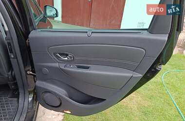 Минивэн Renault Scenic 2013 в 