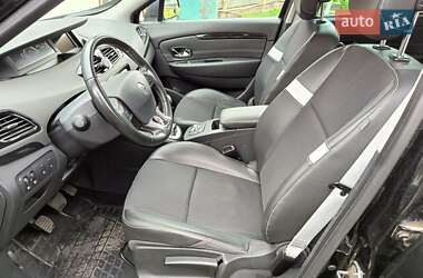 Минивэн Renault Scenic 2013 в 
