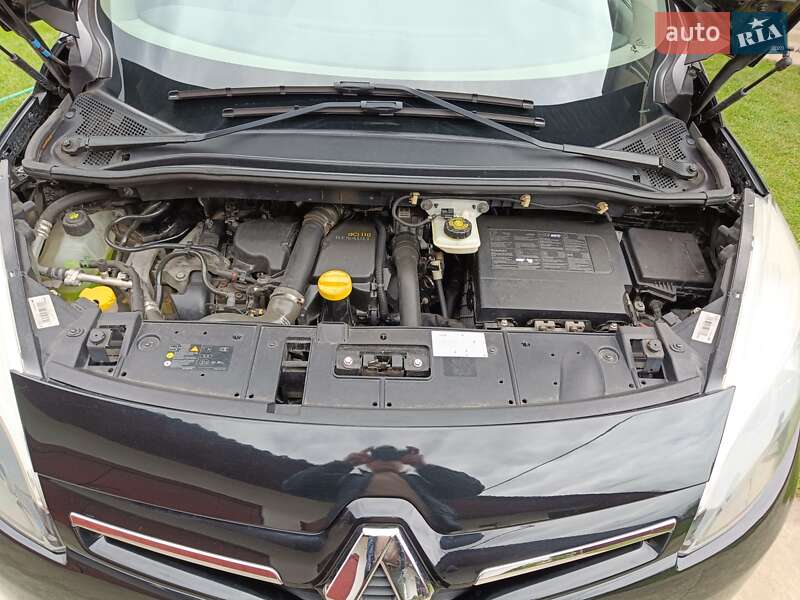 Минивэн Renault Scenic 2013 в Березному