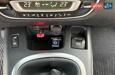 Мінівен Renault Scenic 2010 в 