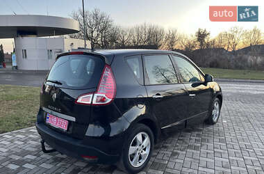 Минивэн Renault Scenic 2011 в 