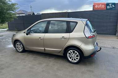 Минивэн Renault Scenic 2013 в 