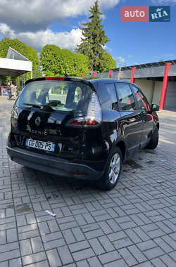 Минивэн Renault Scenic 2012 в 