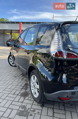 Минивэн Renault Scenic 2012 в 
