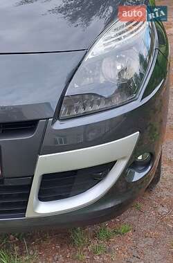 Мінівен Renault Scenic 2010 в 