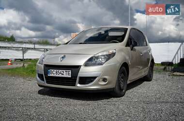 Мінівен Renault Scenic 2011 в 