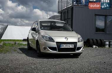 Мінівен Renault Scenic 2011 в 