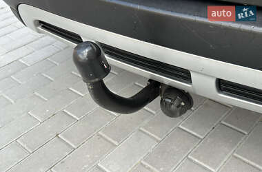 Минивэн Renault Scenic 2013 в 