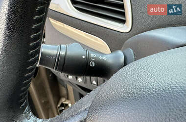 Минивэн Renault Scenic 2013 в 