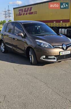 Хэтчбек Renault Scenic 2013 в 