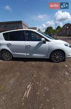 Минивэн Renault Scenic 2011 в 