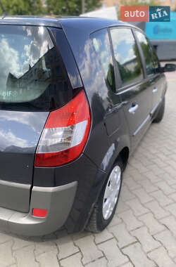 Минивэн Renault Scenic 2005 в 