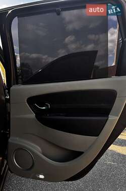Минивэн Renault Scenic 2010 в 